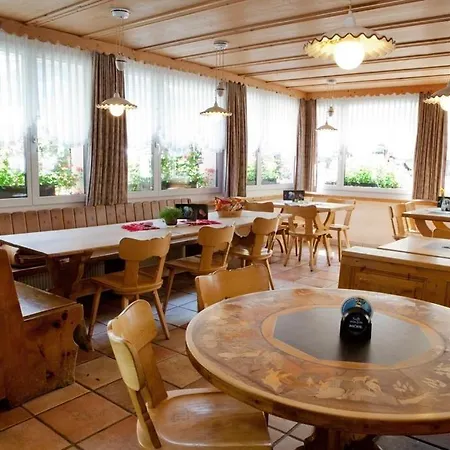 葛木思酒店 Weisstannen